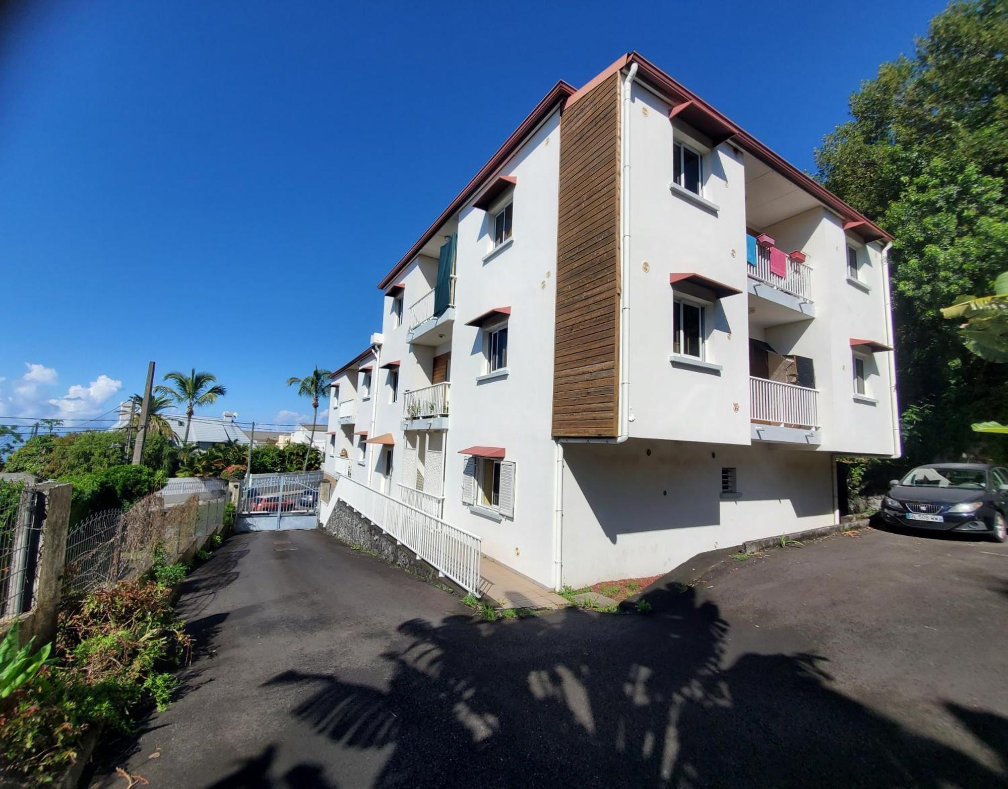 T2 Au Rez De Chaussee, Parking Prive Et Wifi Haut Debit Le Tampon Esterno foto